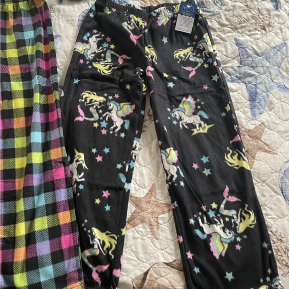 Nip girls size 7/8 Mad Dog 2 fleece pajama bottoms & pair of socks - Picture 2 of 5